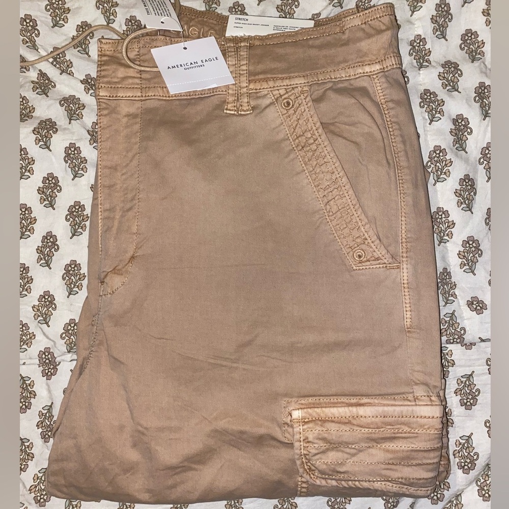 Stretch NWT American Eagle Outfitters Tan Cargo Pants